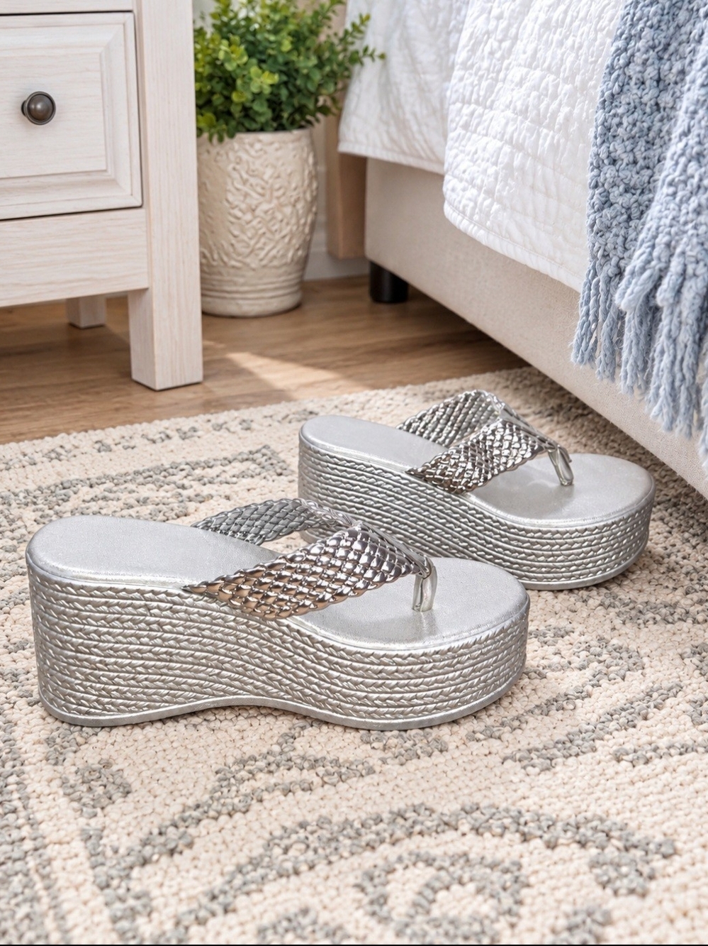 Source Unknown Metallic Silver Braided Platform Flip Flops
